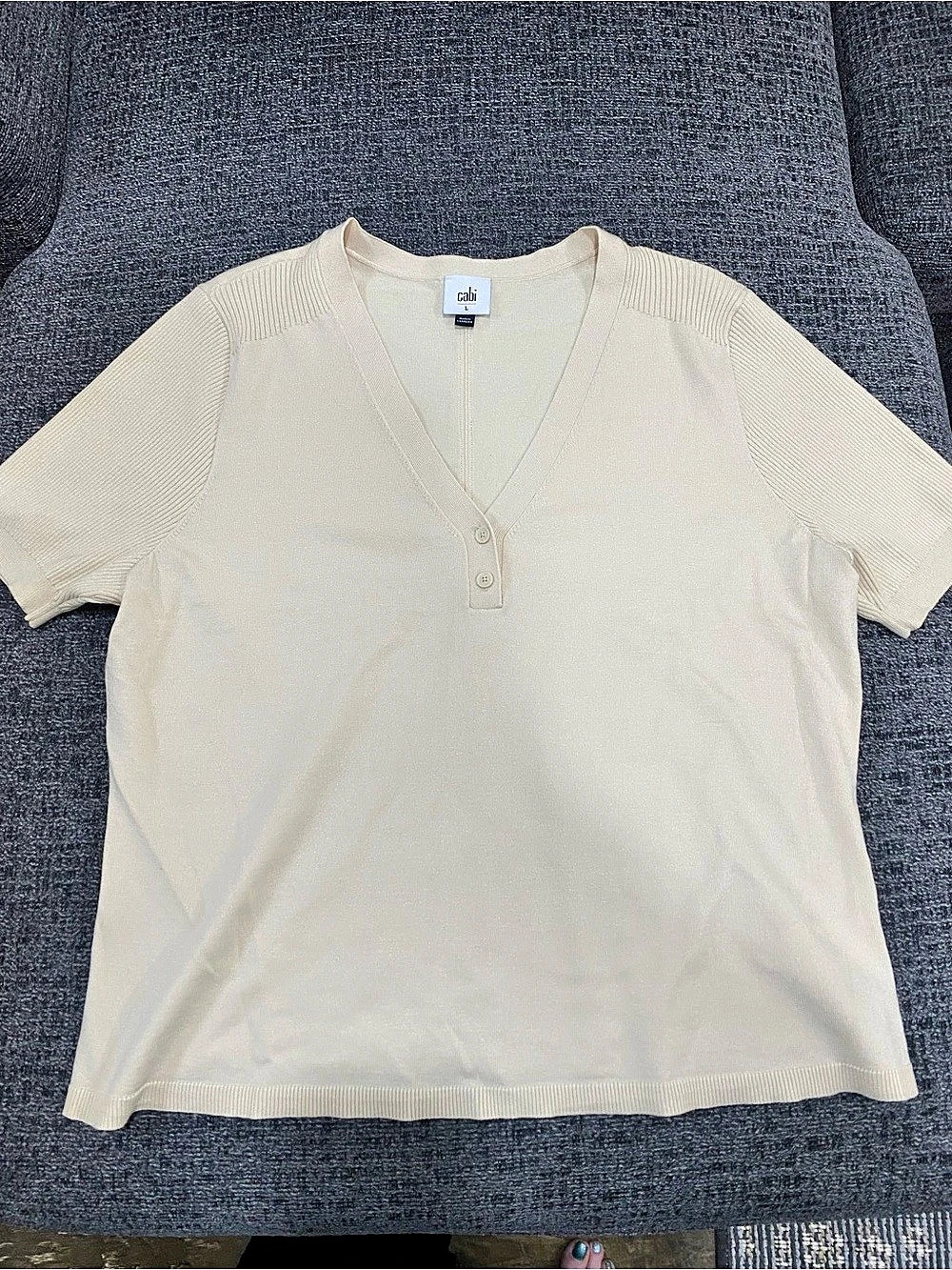 Cabi Short Sleeve Button Front Top in Cream Size Large